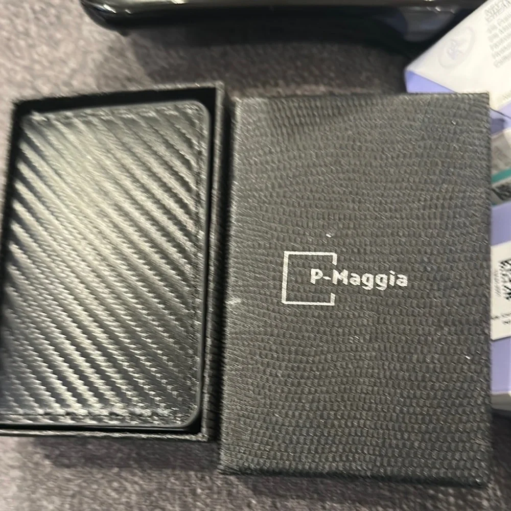 P Maggie RFiD Men Wallet in Black